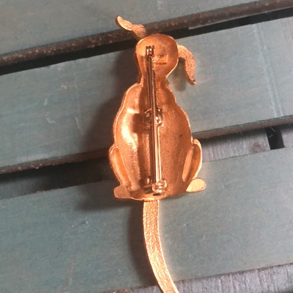 Polished gold tone dog brooch w/moving tail - Picture 4 of 5